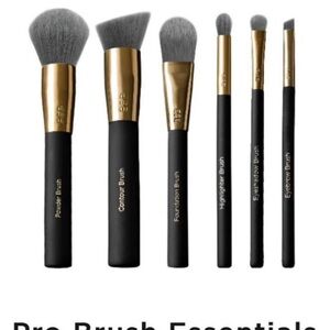 BH Cosmetics Black and Gold Pro Brush Set